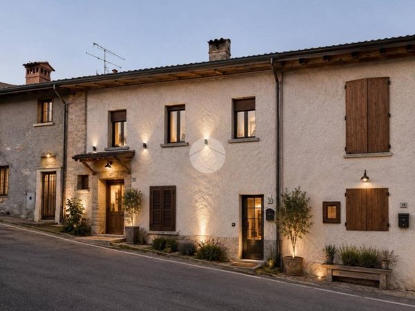 casa indipendente in vendita ad Ome