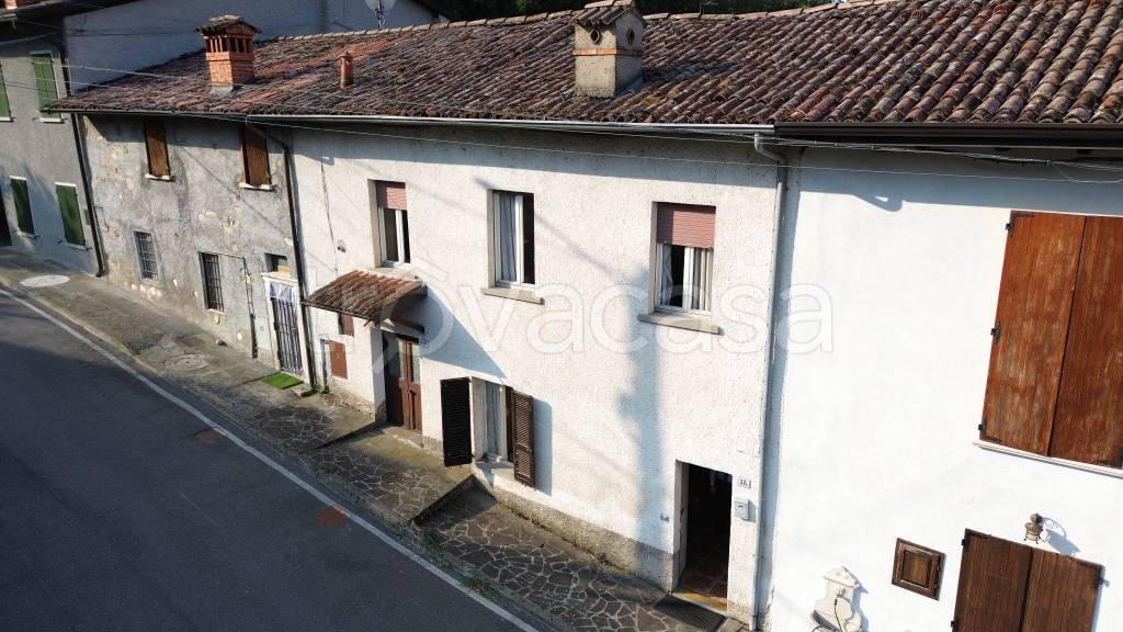 casa indipendente in vendita ad Ome