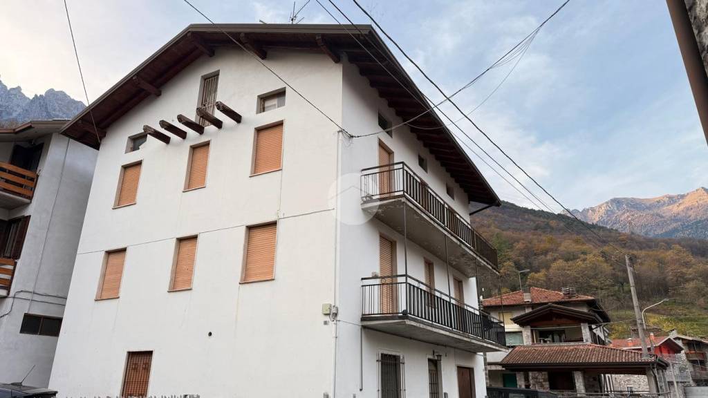 casa indipendente in vendita ad Ono San Pietro