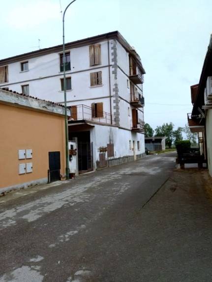 appartamento in vendita ad Orzinuovi in zona Coniolo