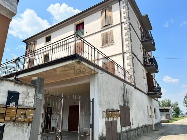 appartamento in vendita ad Orzinuovi in zona Coniolo
