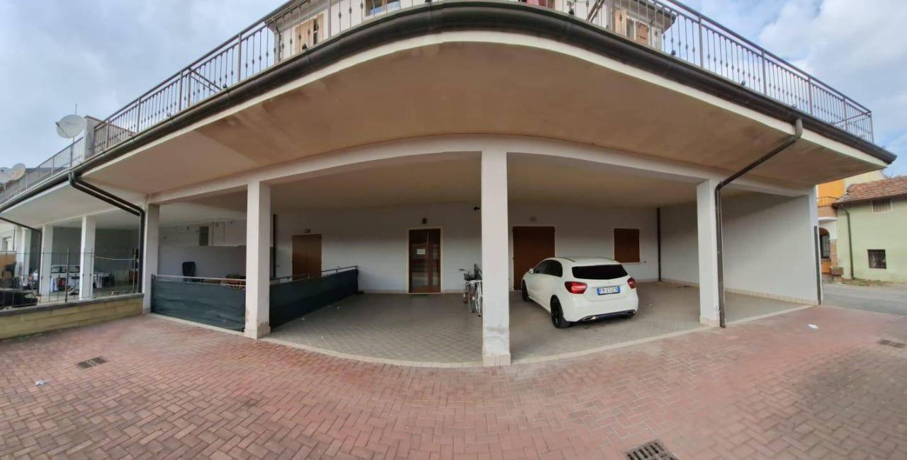 appartamento in vendita ad Orzinuovi in zona Coniolo