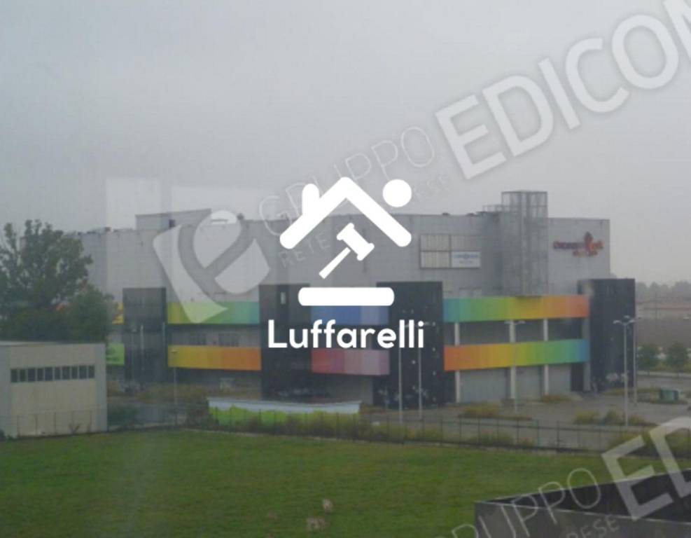 locale commerciale in vendita ad Orzinuovi