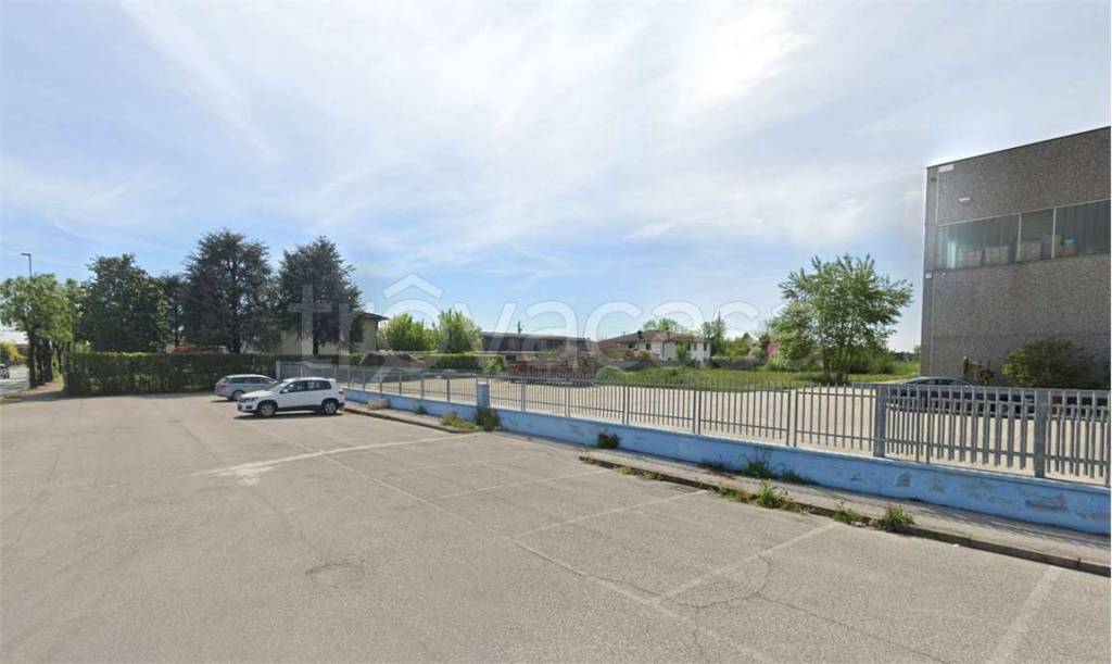 terreno agricolo in vendita ad Orzinuovi in zona Coniolo