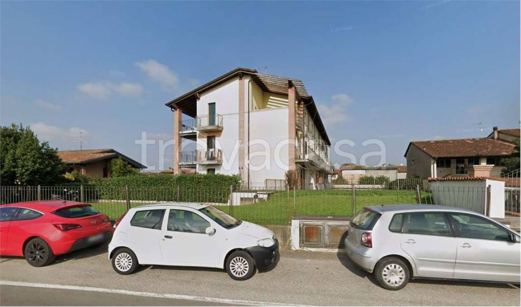 casa indipendente in vendita ad Orzinuovi in zona Coniolo