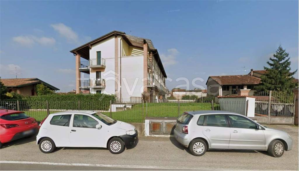 appartamento in vendita ad Orzinuovi in zona Coniolo