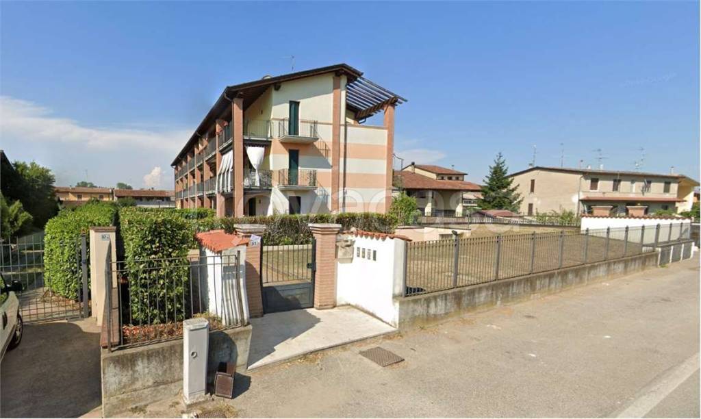 appartamento in vendita ad Orzinuovi in zona Coniolo