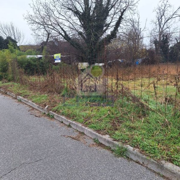 terreno edificabile in vendita ad Orzinuovi in zona Coniolo