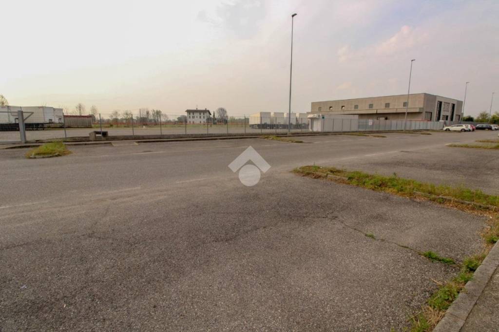 terreno edificabile in vendita ad Orzinuovi