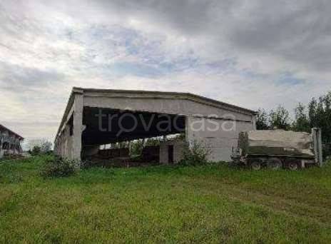 capannone in vendita ad Orzinuovi