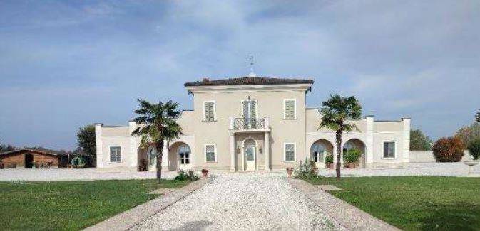 casa indipendente in vendita ad Orzinuovi in zona Coniolo