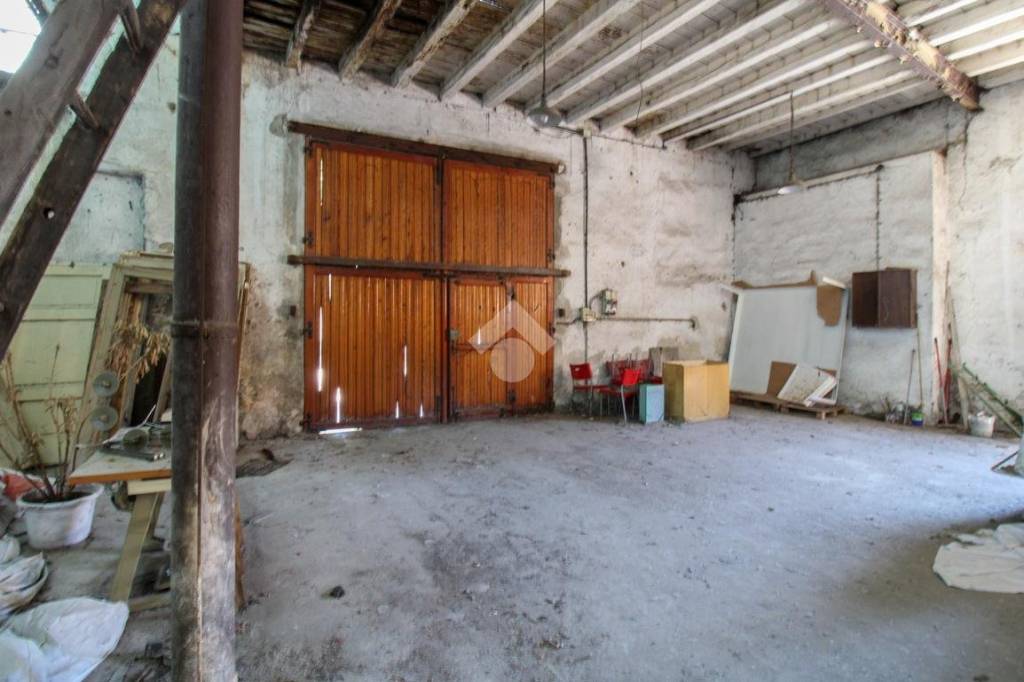 negozio in vendita ad Orzinuovi