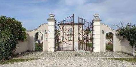 casa indipendente in vendita ad Orzinuovi in zona Coniolo