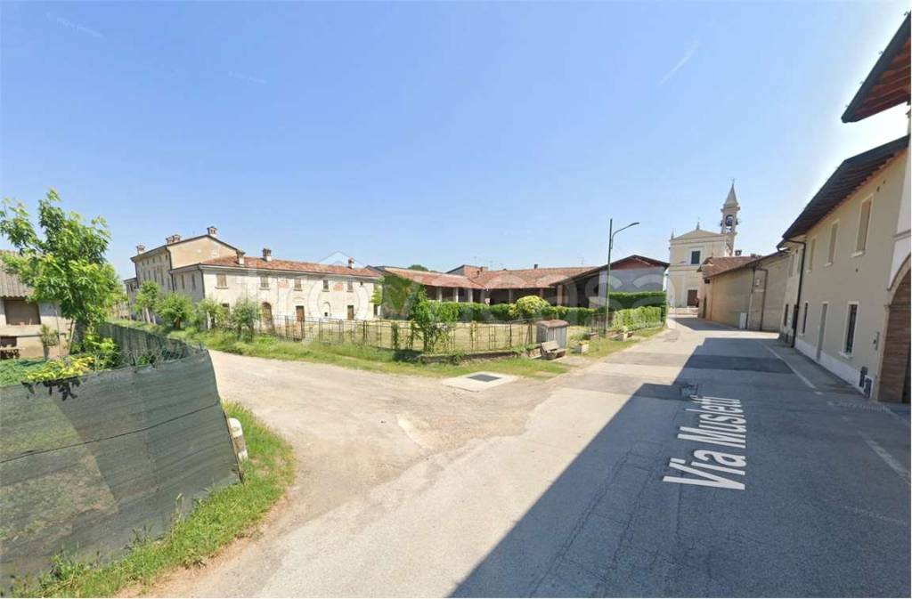 appartamento in vendita ad Orzinuovi in zona Ovanengo