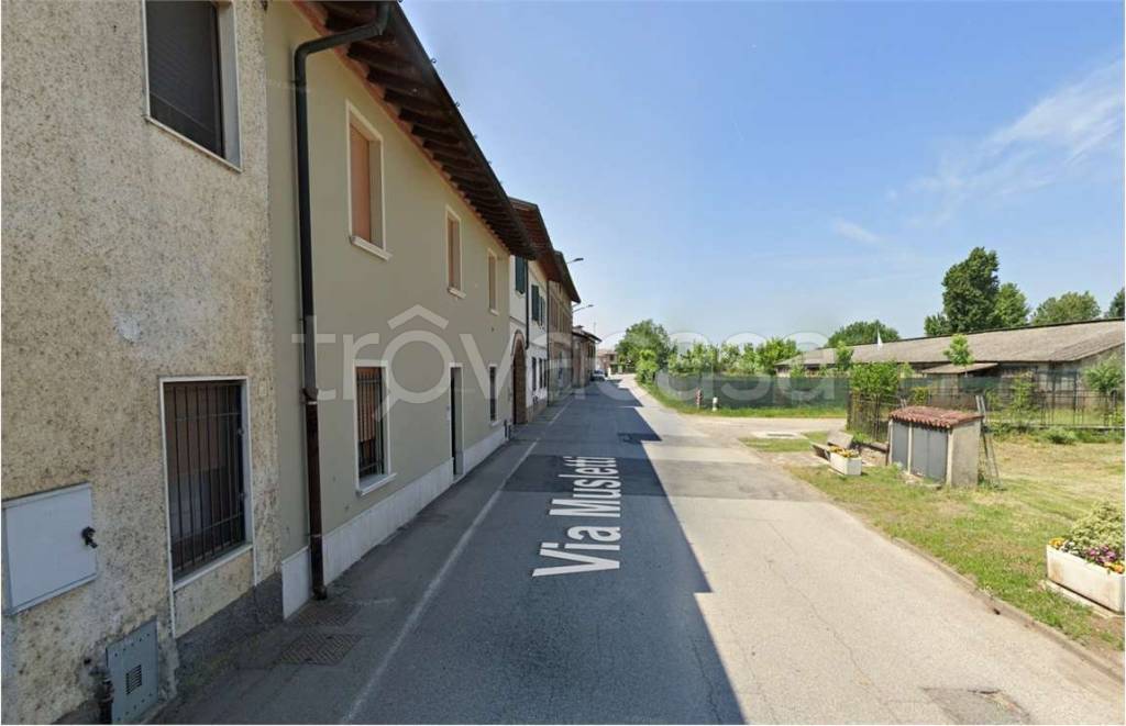 ufficio in vendita ad Orzinuovi in zona Ovanengo