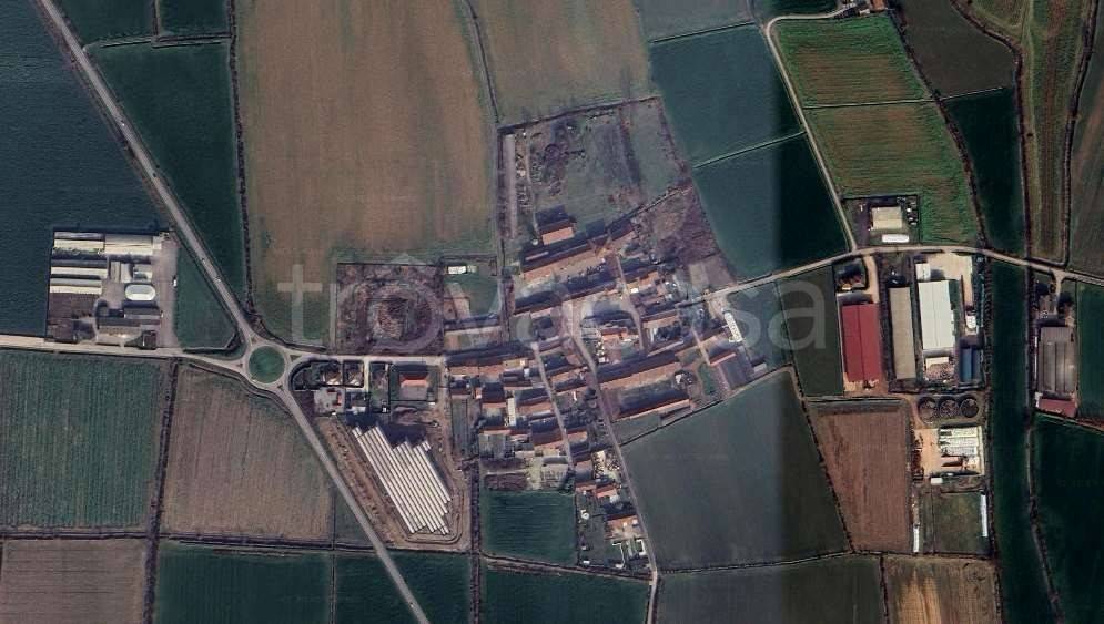 appartamento in vendita ad Orzinuovi in zona Ovanengo