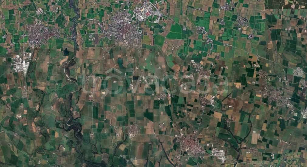 appartamento in vendita ad Orzinuovi in zona Ovanengo