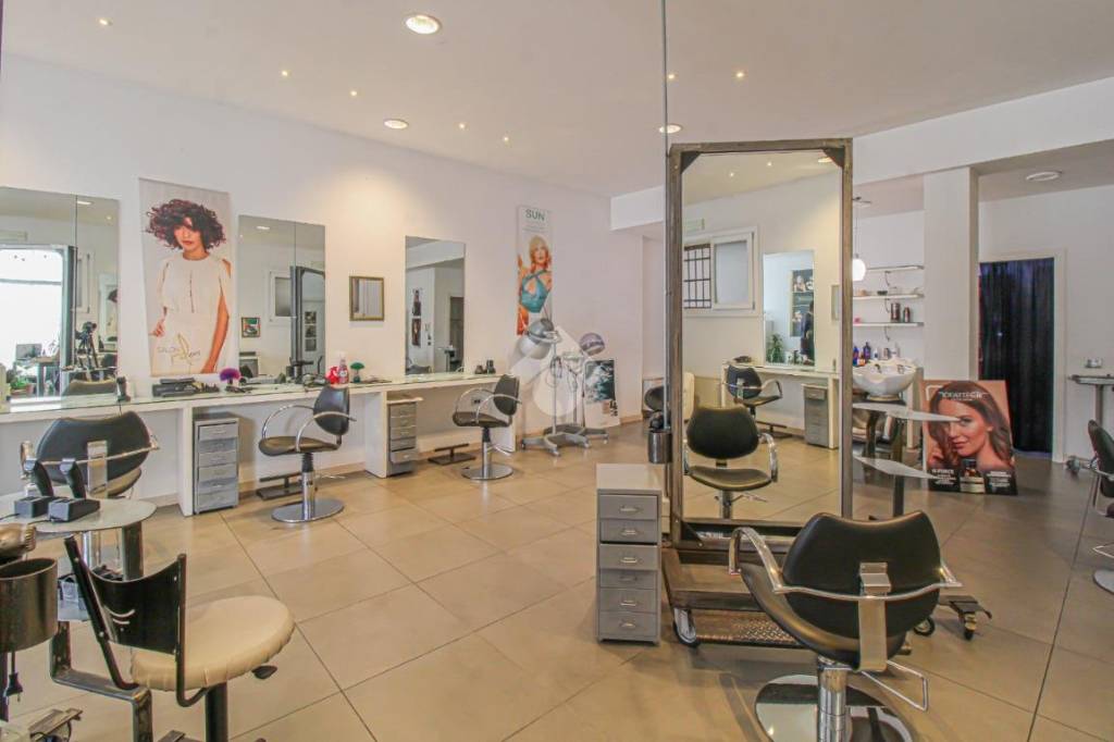 negozio in vendita ad Orzinuovi