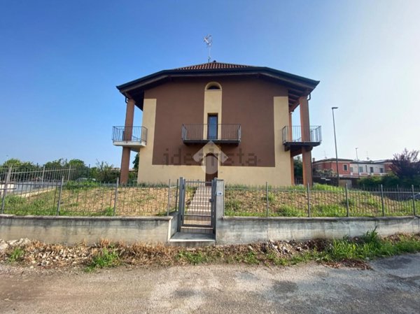casa indipendente in vendita ad Orzinuovi