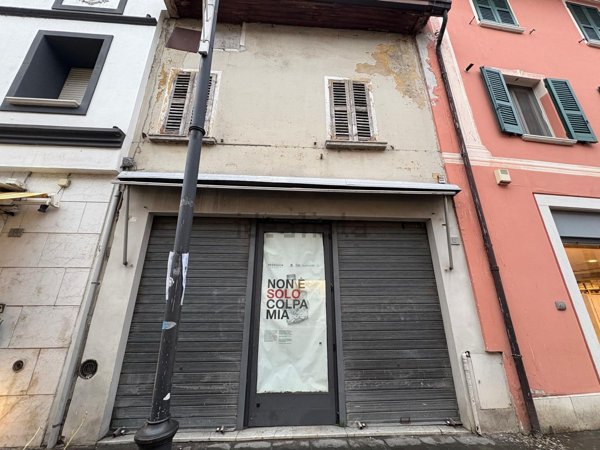 negozio in vendita ad Orzinuovi
