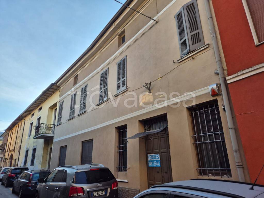 negozio in vendita ad Orzinuovi