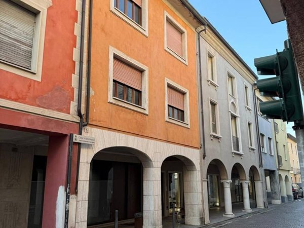 negozio in vendita ad Orzinuovi