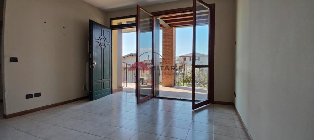 appartamento in vendita ad Orzinuovi in zona Coniolo