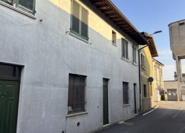 appartamento in vendita ad Orzinuovi in zona Coniolo