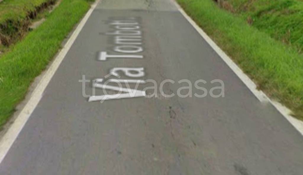 locale commerciale in vendita ad Orzinuovi in zona Ovanengo