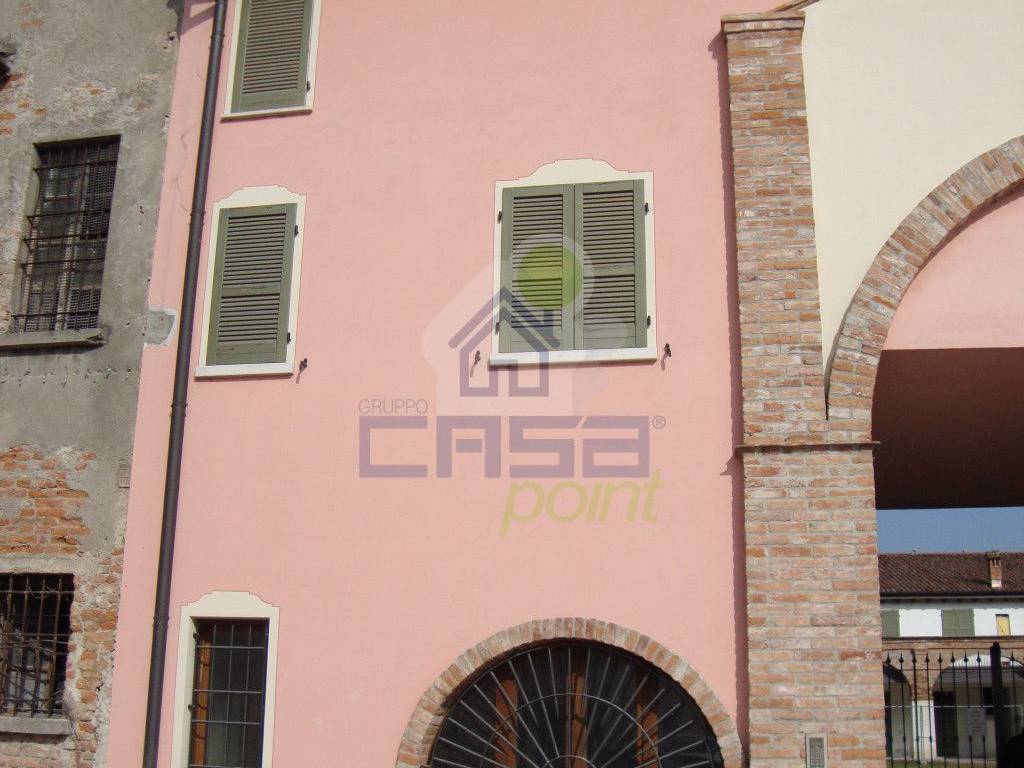 appartamento in vendita ad Orzinuovi in zona Ovanengo