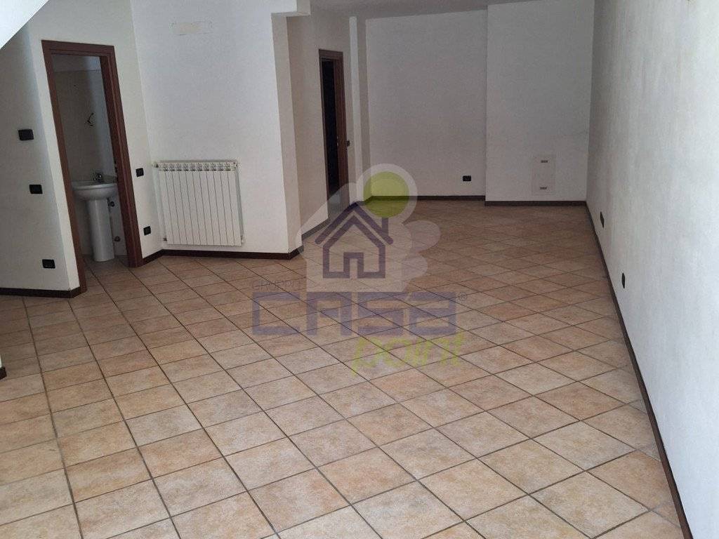 appartamento in vendita ad Orzinuovi in zona Ovanengo