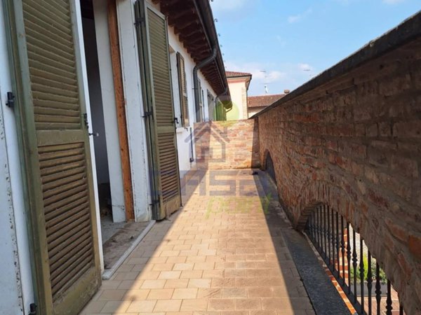 appartamento in vendita ad Orzinuovi in zona Ovanengo