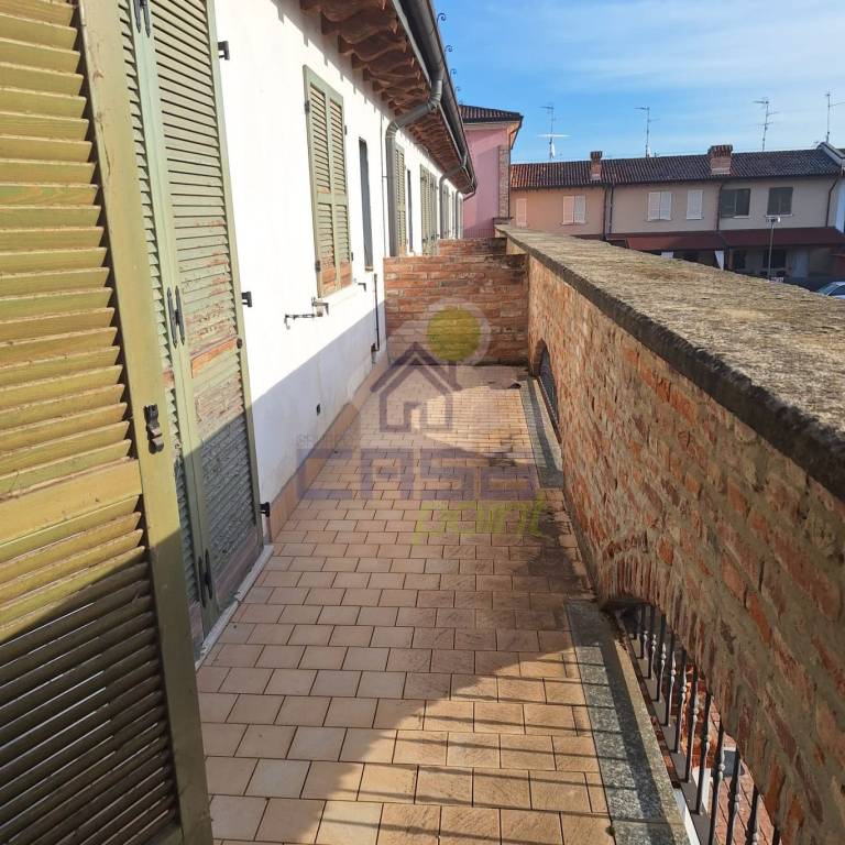 appartamento in vendita ad Orzinuovi in zona Ovanengo