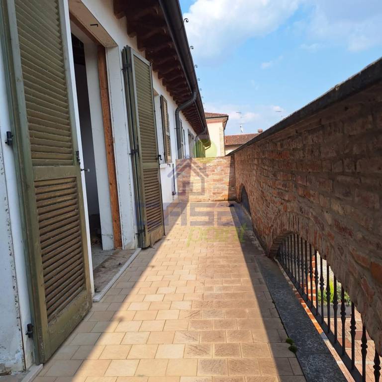 appartamento in vendita ad Orzinuovi in zona Ovanengo