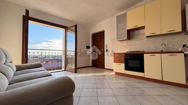 appartamento in vendita ad Orzinuovi in zona Coniolo