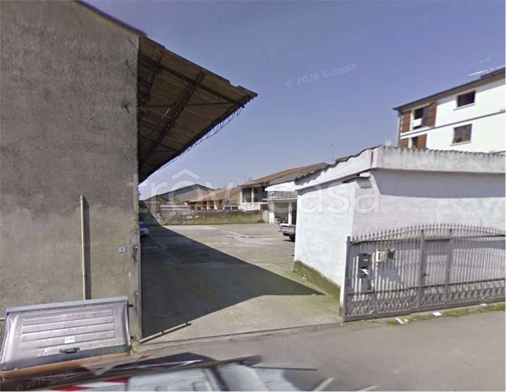 appartamento in vendita ad Orzinuovi in zona Coniolo