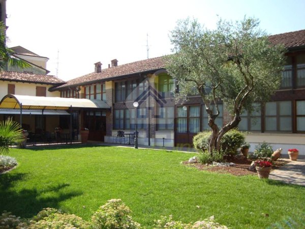 casa indipendente in vendita ad Orzinuovi in zona Coniolo