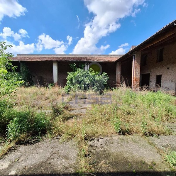 casale in vendita ad Orzinuovi