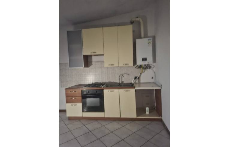 appartamento in vendita ad Orzinuovi in zona Coniolo