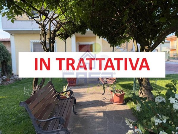 appartamento in vendita ad Orzinuovi in zona Coniolo