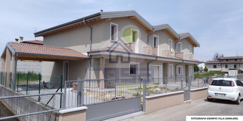 casa indipendente in vendita ad Orzinuovi in zona Coniolo