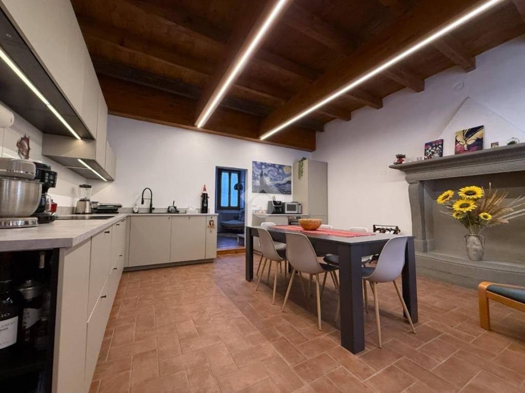 casa indipendente in vendita ad Orzinuovi in zona Rossa