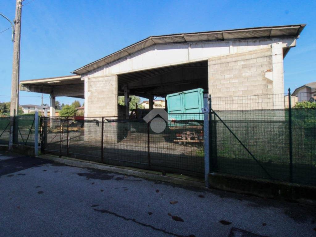 locale commerciale in vendita ad Orzivecchi