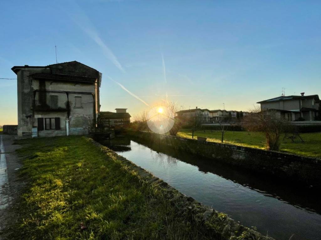 casa indipendente in vendita ad Orzivecchi