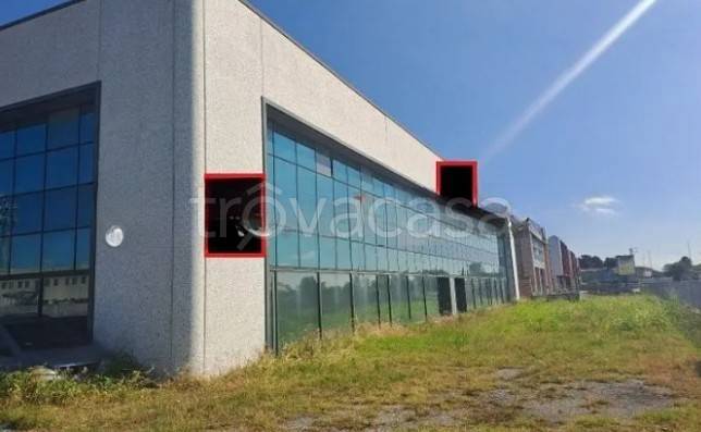 locale commerciale in vendita ad Orzivecchi