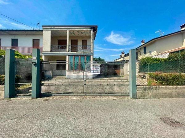 casa indipendente in vendita ad Orzivecchi