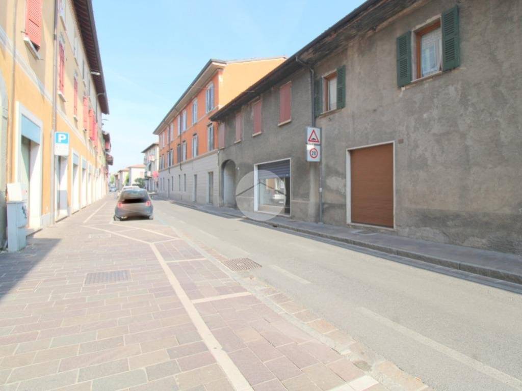 negozio in vendita ad Ospitaletto