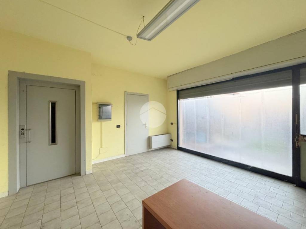 locale di sgombero in vendita ad Ospitaletto