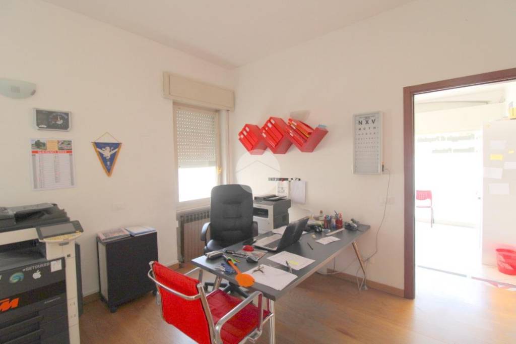 negozio in vendita ad Ospitaletto