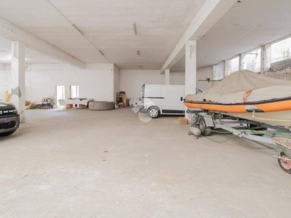 locale commerciale in vendita ad Ospitaletto